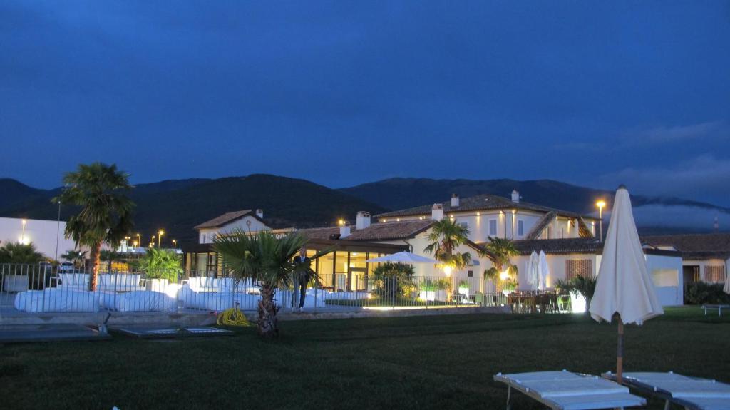 Hotel & Resort Le Colombare Foligno Exterior photo