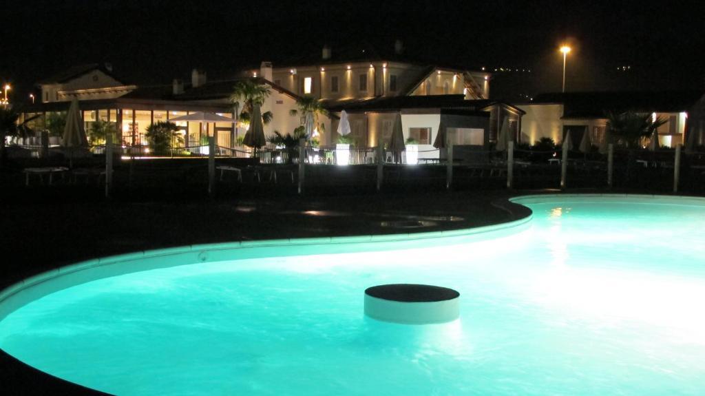 Hotel & Resort Le Colombare Foligno Exterior photo