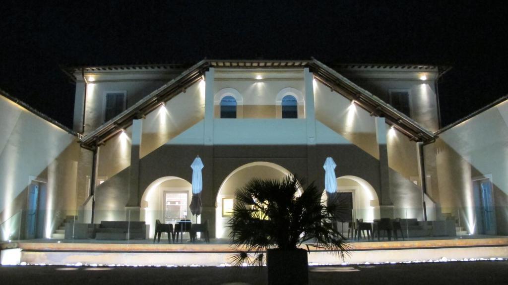 Hotel & Resort Le Colombare Foligno Exterior photo