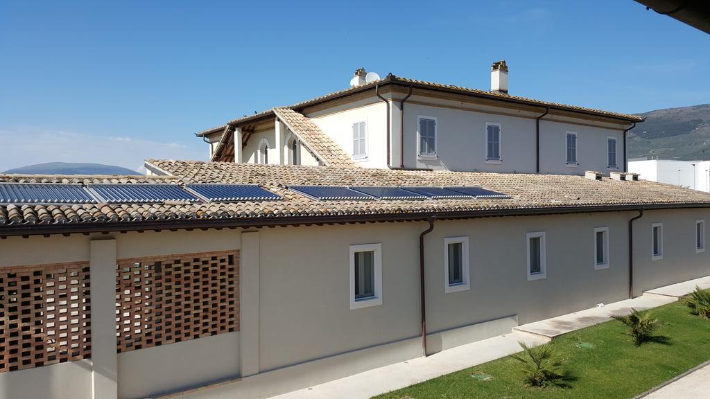 Hotel & Resort Le Colombare Foligno Exterior photo
