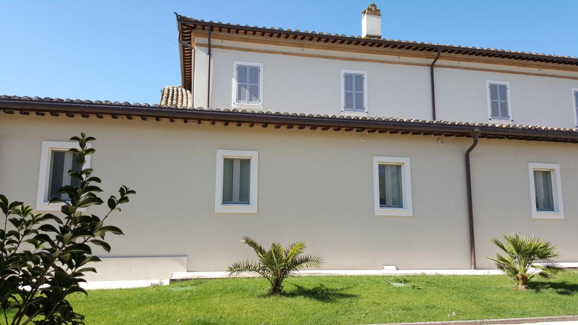 Hotel & Resort Le Colombare Foligno Exterior photo
